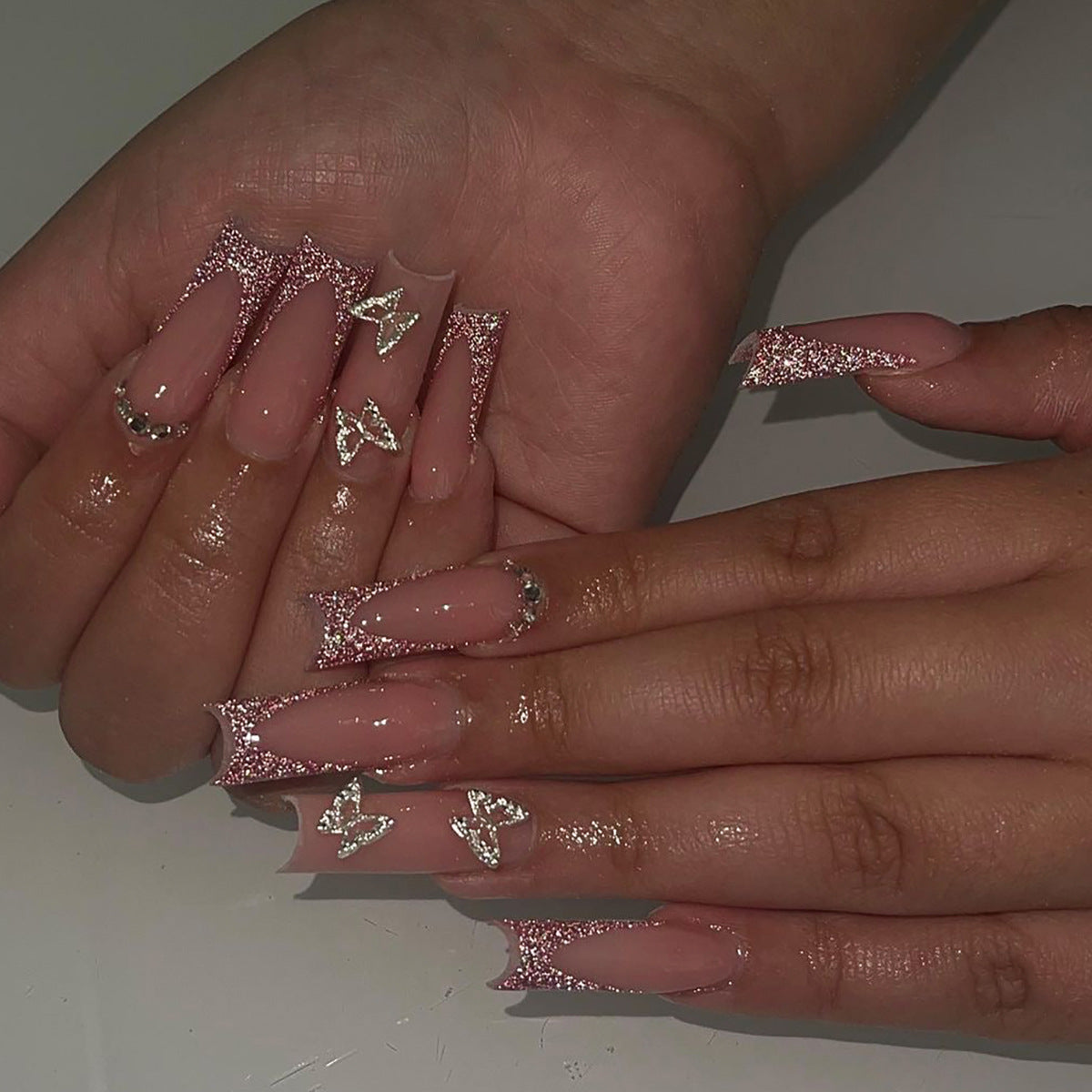 Medium Nails That Shine with Style