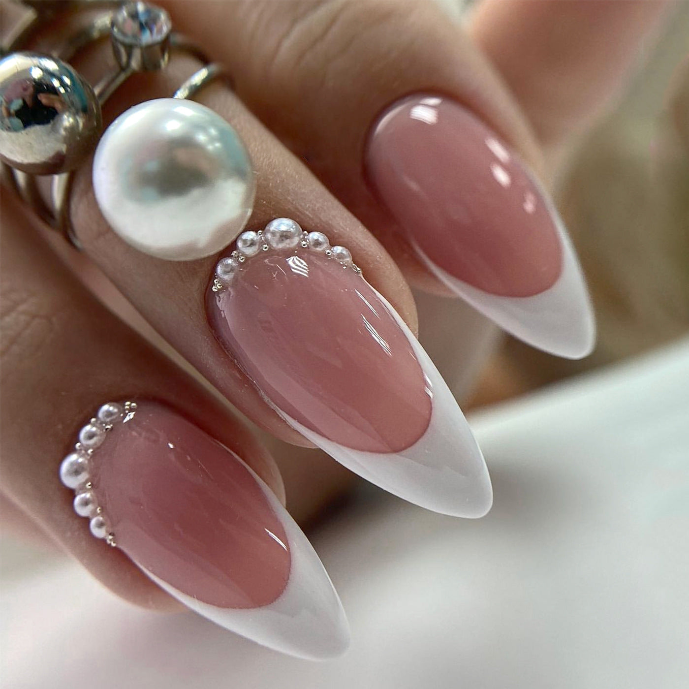 Pearlescent Pink Dance| Medium Almond Manicure | Press On Nails N533