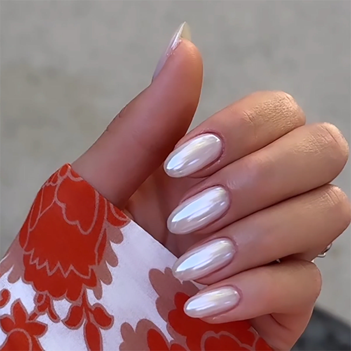 Pearlescent White Chrome| Medium Almond Manicure | Press On Nails N470