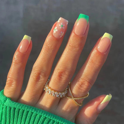 Pastel Flowers | Short Squoval Manicure | Press On Nails N356