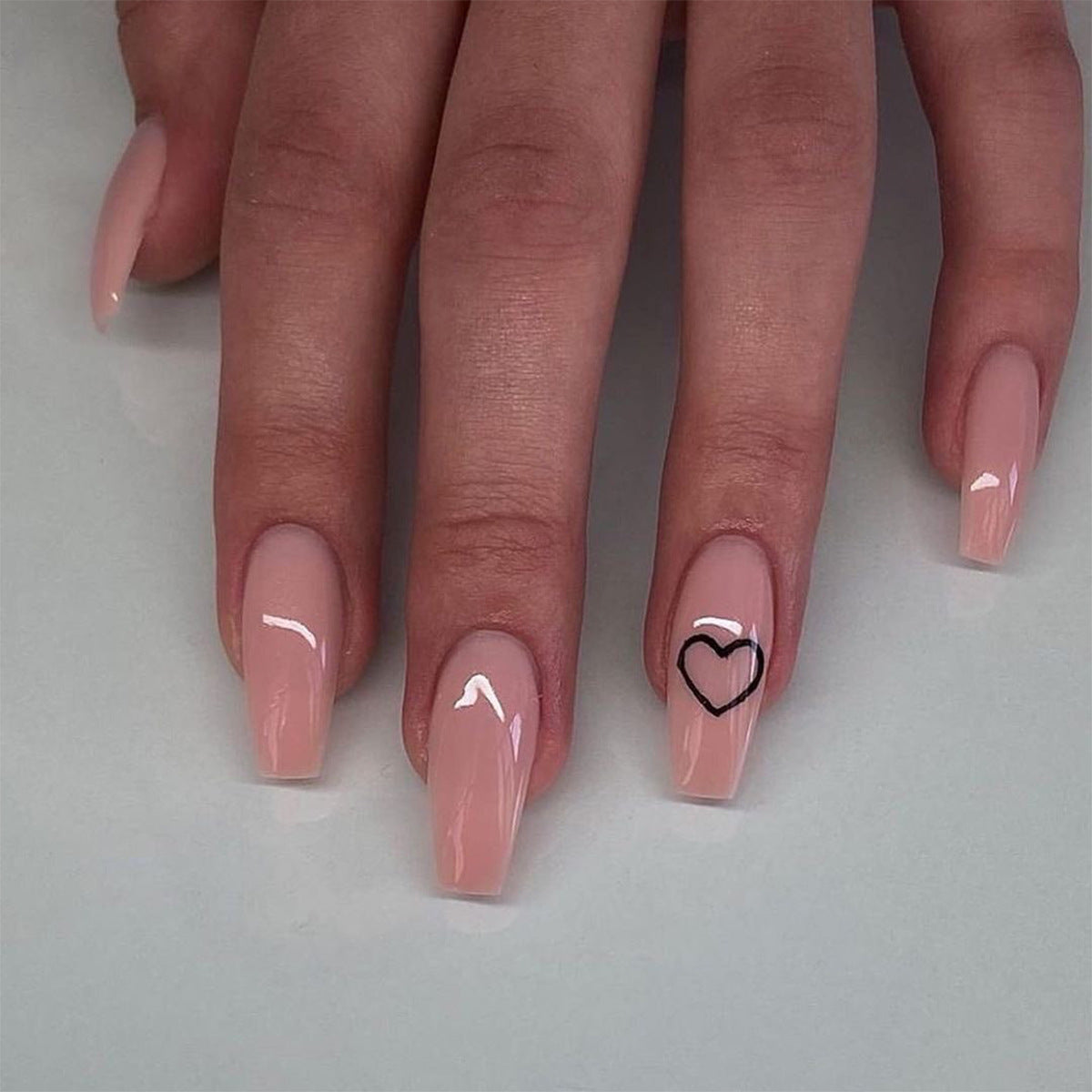 Gentle Peachy Love | Medium Coffin Manicure | Press On Nails N535