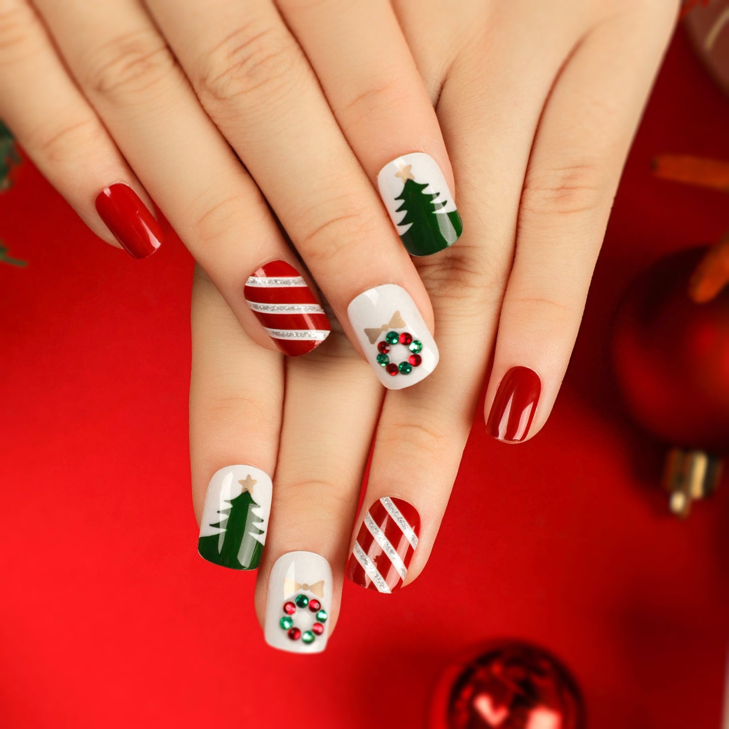 Jolly Snowman | Short Squoval Manicure | Press On Nails N395