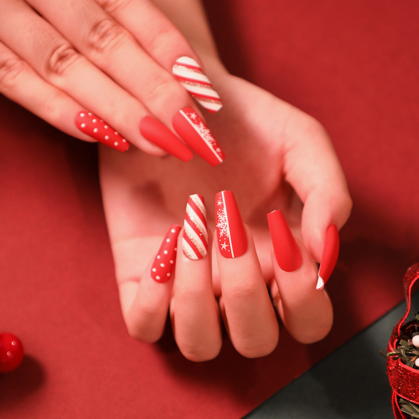 Merry Red Snowflake| Long Coffin Manicure | Press On Nails N506